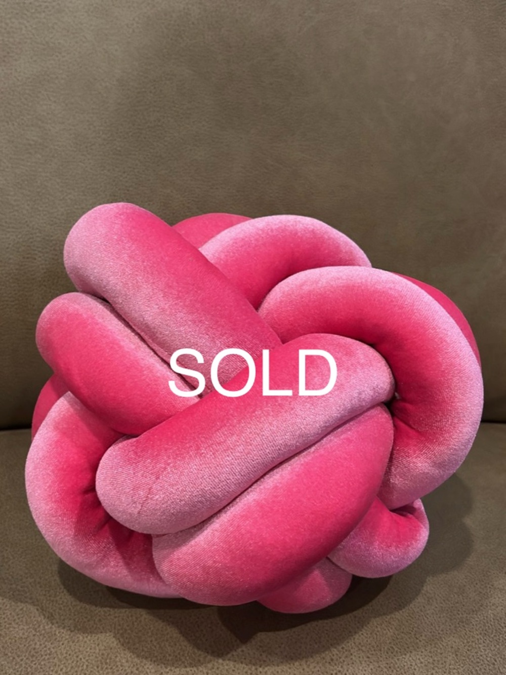 Plush Knot Pillow - Bright Pink Velvet